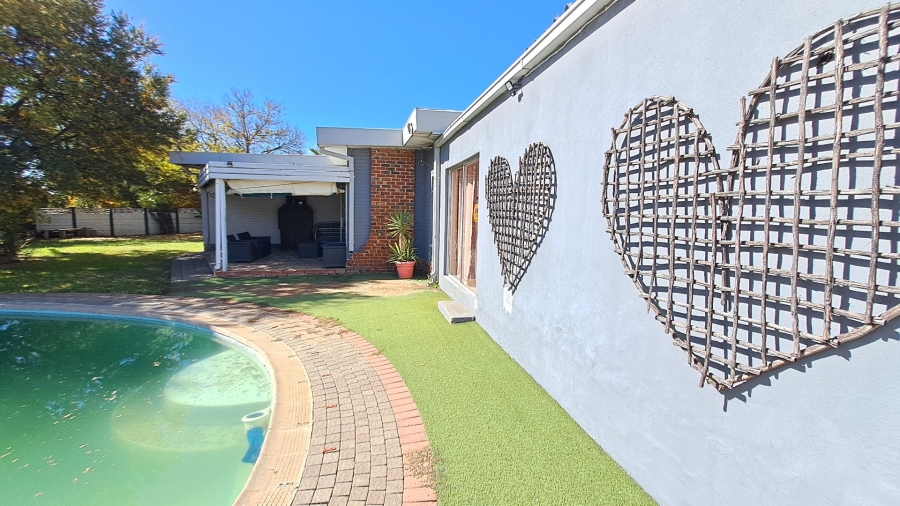 4 Bedroom Property for Sale in Fichardt Park Free State